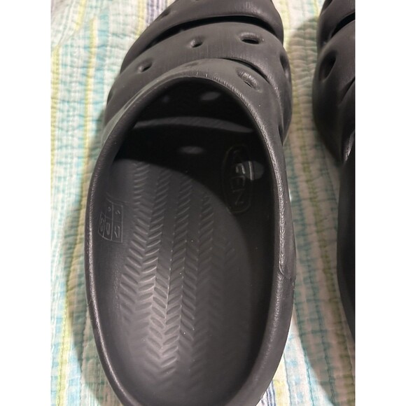 Keen Yogui Shoes Mens Size 9 Black Gray Clog Slip On Casual Comfort Lightweight - Picture 4 of 7